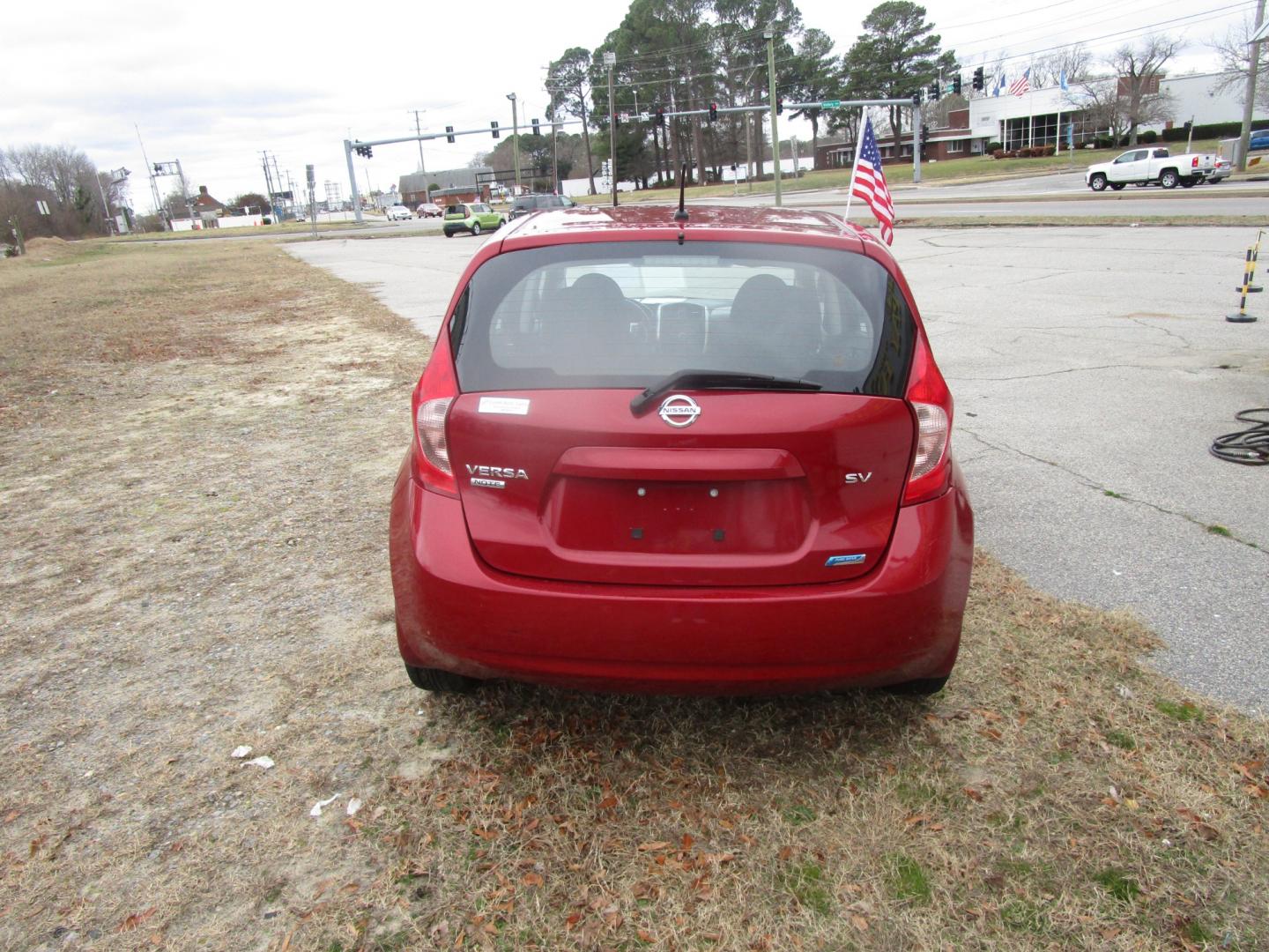 2015 Red Nissan Versa Note (3N1CE2CPXFL) , located at 2553 Airline Blvd, Portsmouth, VA, 23701, (757) 488-8331, 36.813889, -76.357597 - Photo#6